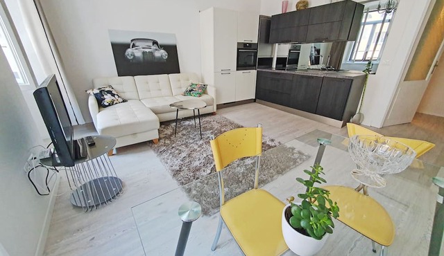 3 min. to the bars and restaurants and nearby greeny Viale XX Settembre.
