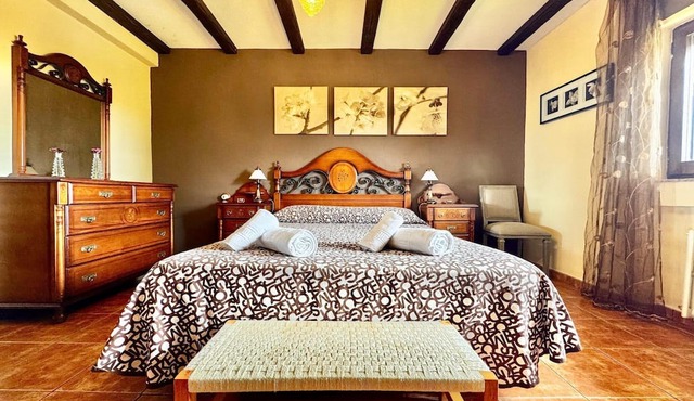 Apartment in Galapagar with Pool and Garden