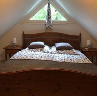 Gemütliche 1 12-Zimmer Wohnung